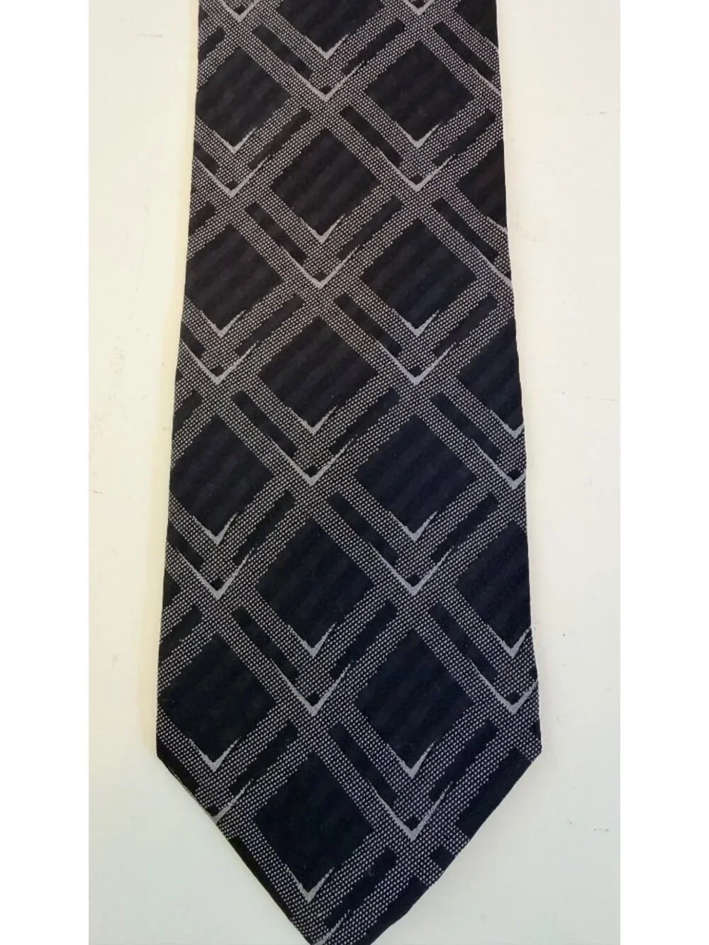 Giorgio Armani Cravatte 100% Silk Tie Black Gray Diamond Pattern Made In Italy